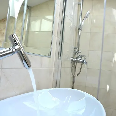 Fiore Apartament *